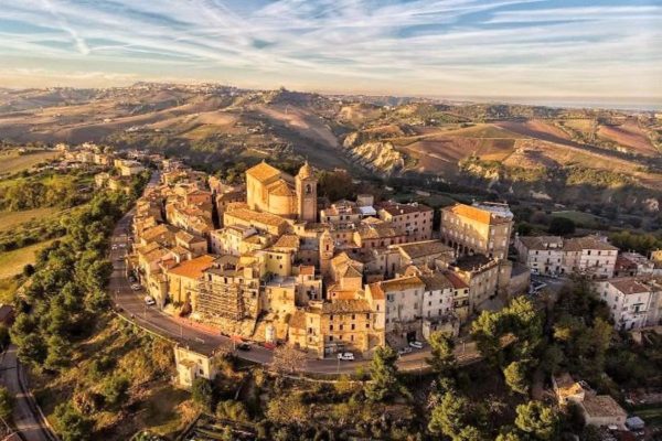 Alla scoperta di Monteprandone: arte e gusto nel borgo a colori!